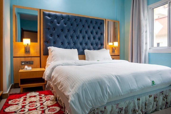 Room 12 of 28