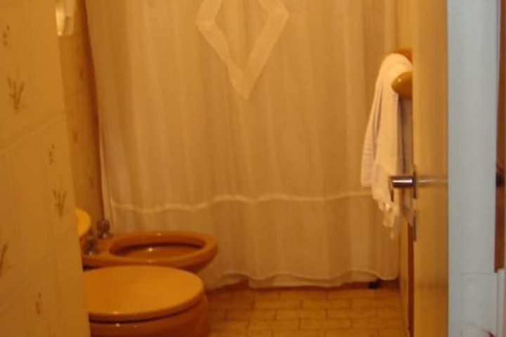 Room 32 of 39