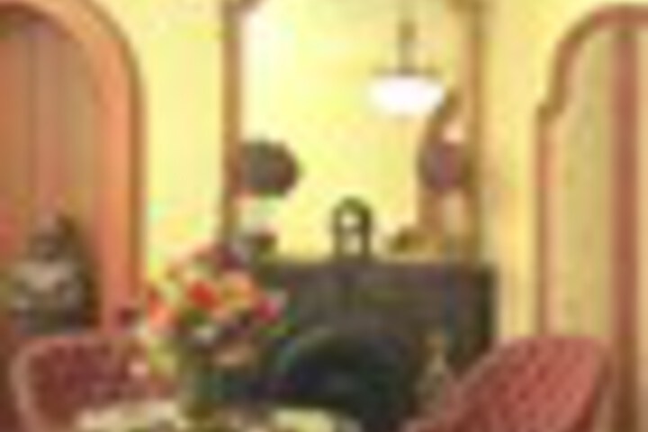Lounge 68 of 78