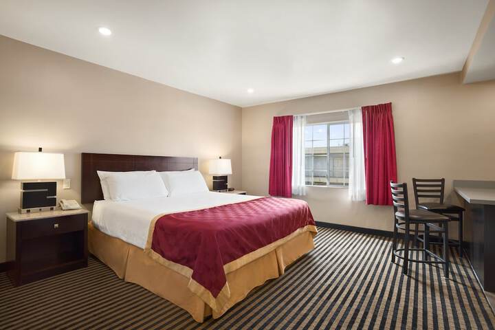 Room 25 of 29