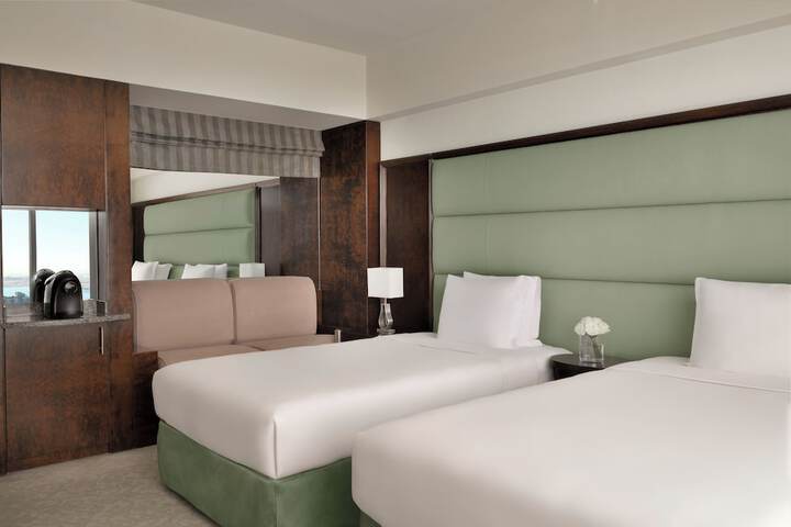 Room 25 of 168