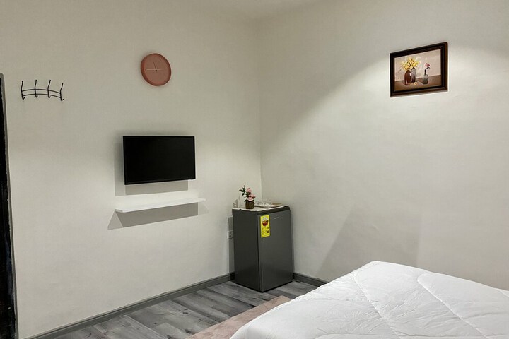 Room 38 of 77