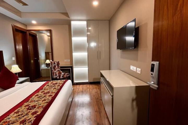 Room 3 of 19