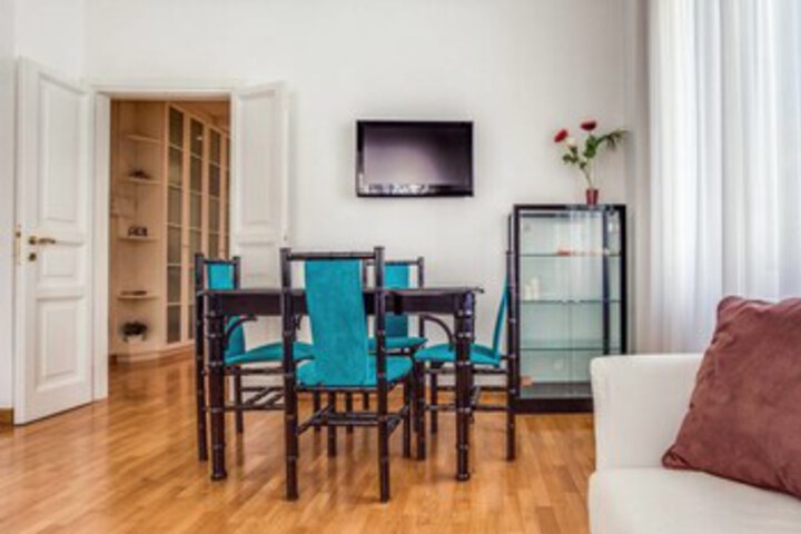 Room 13 of 22
