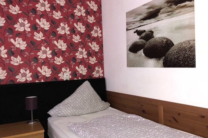 Room 3 of 62