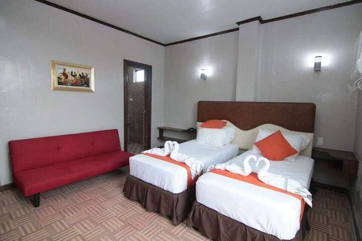 Room 6 of 35