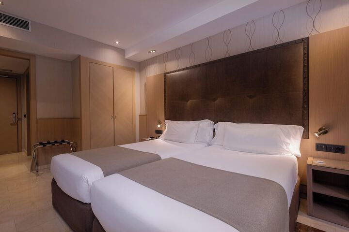 Room 15 of 135