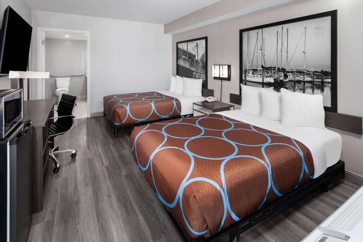 Double Accessible King Size Bed (4 of 7)