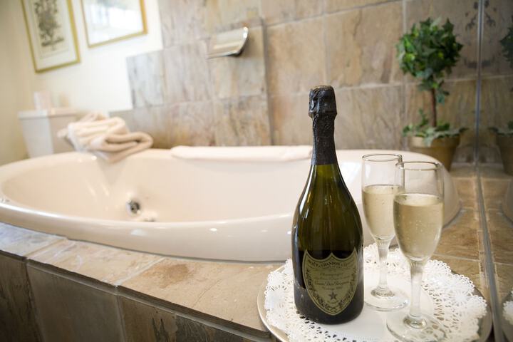 Jetted tub