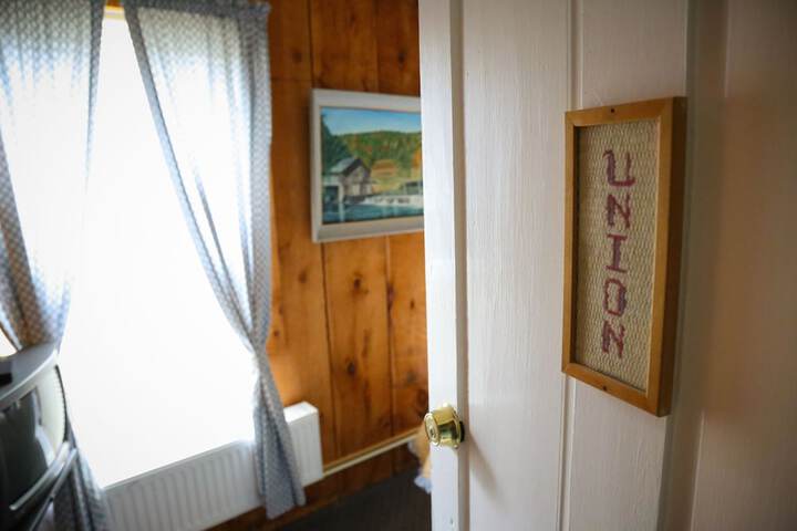 Room 74 of 165