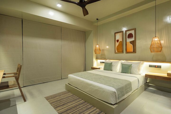 Room 12 of 222