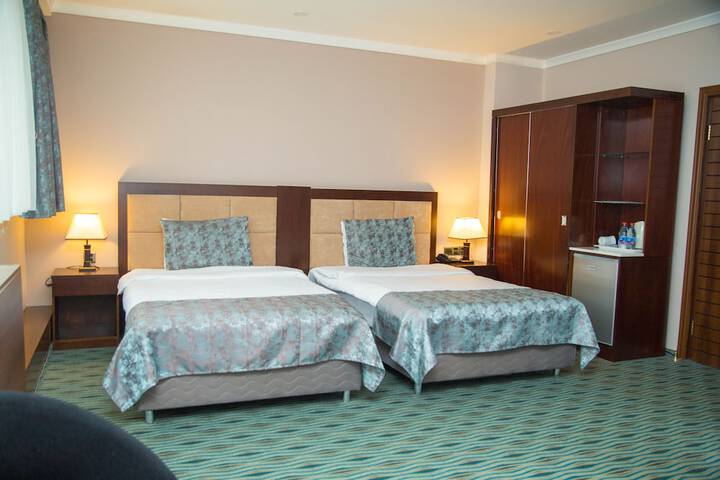 Room 12 of 33