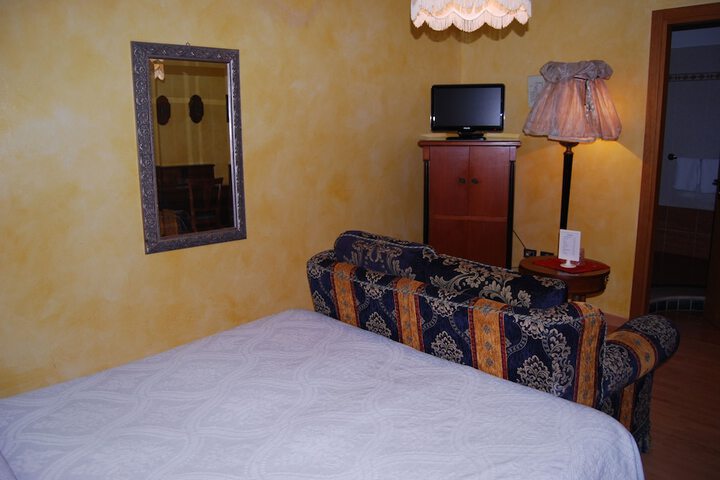 Room 7 of 90