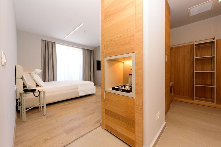 Room 17 of 35