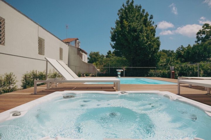 Pool 52 of 85
