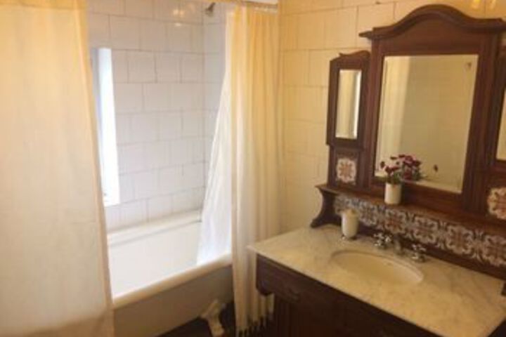 Room 2 of 20