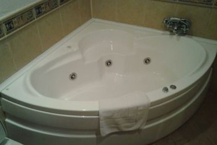 Hot Tub 18 of 27