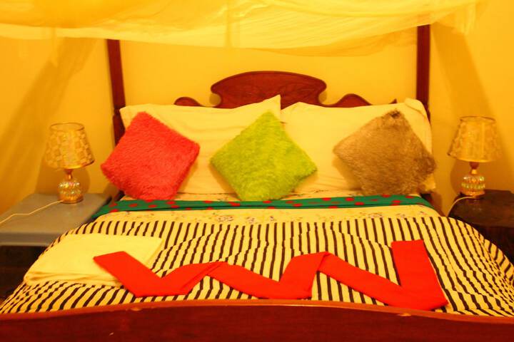 Room 8 of 33