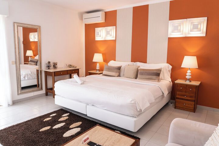 Room 8 of 36