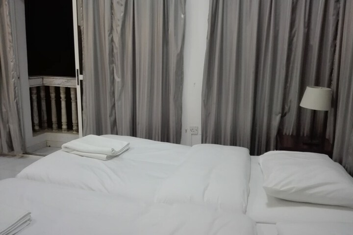 Room 13 of 53