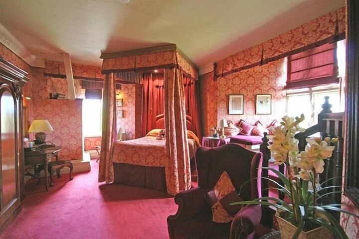 Room 26 of 84
