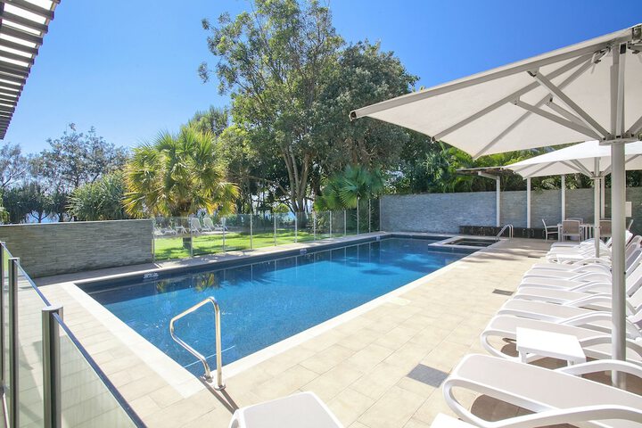 Pool 148 of 164
