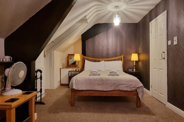 Room 20 of 28