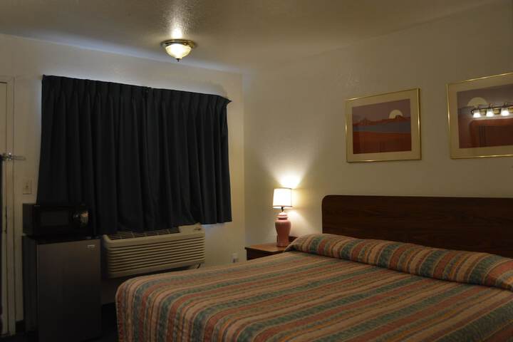 Single Queen Bed (2 of 3)