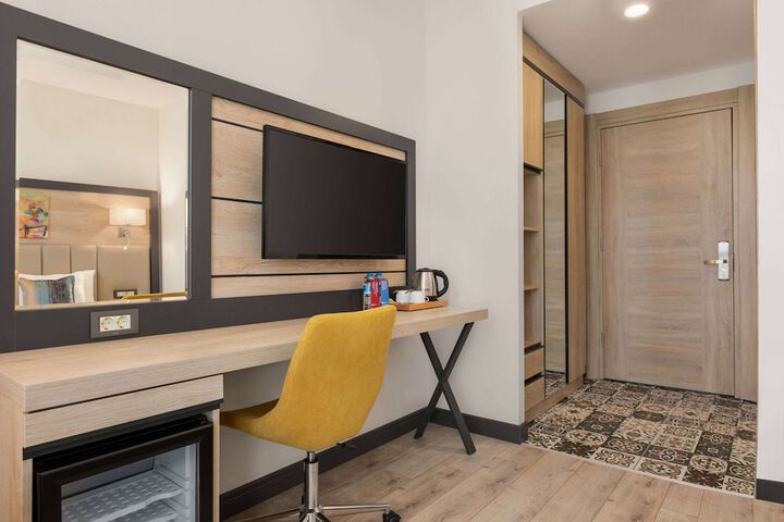 Room 21 of 41