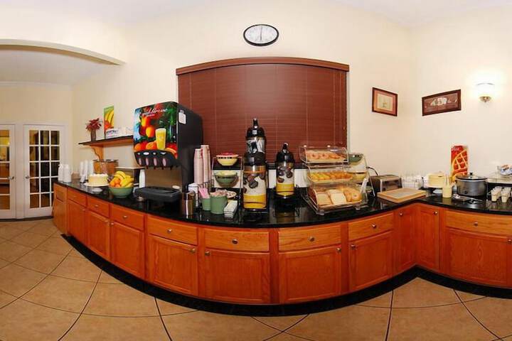 Breakfast area