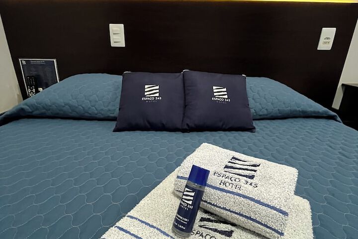 Room 12 of 24