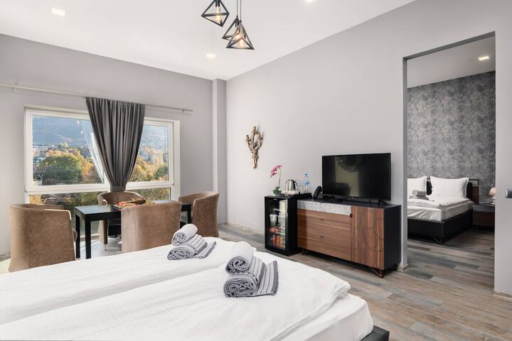 Room 9 of 19