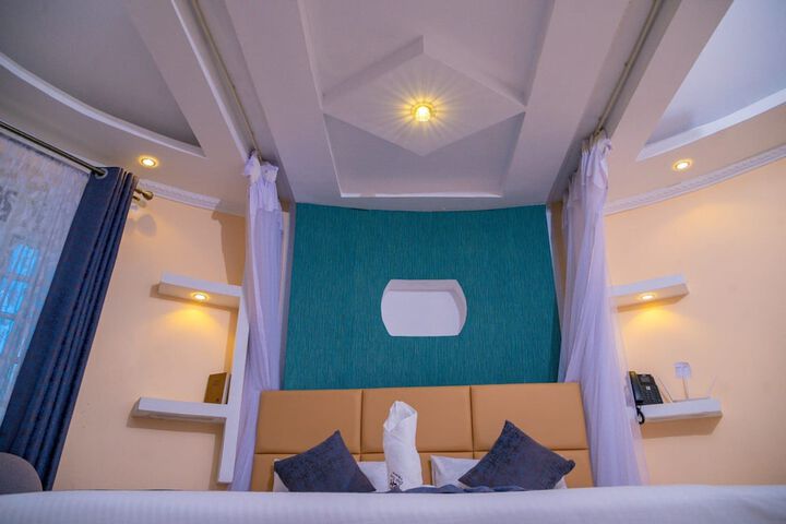 Room 15 of 31