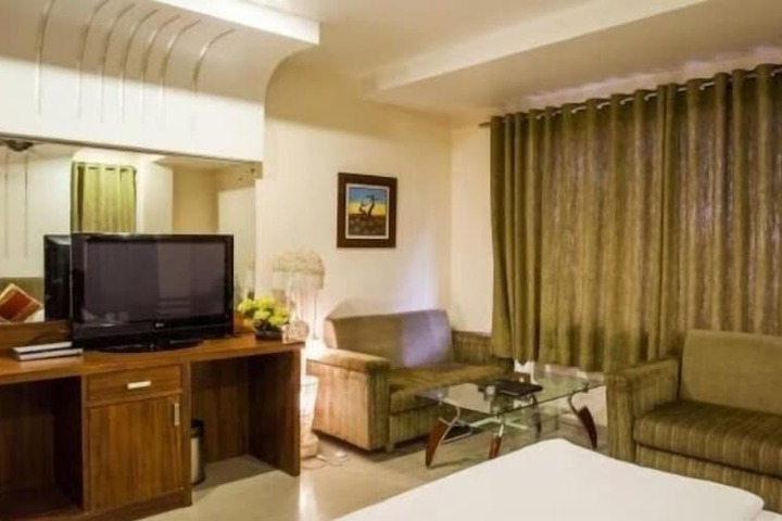 Room 17 of 27