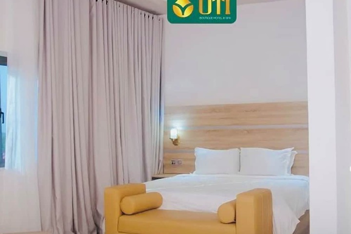 Room 3 of 27