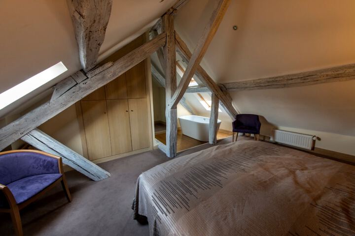 Room 15 of 32