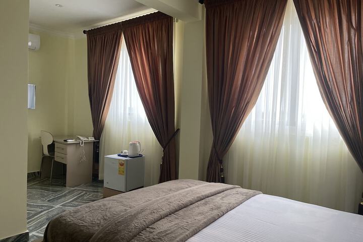 Room 53 of 138
