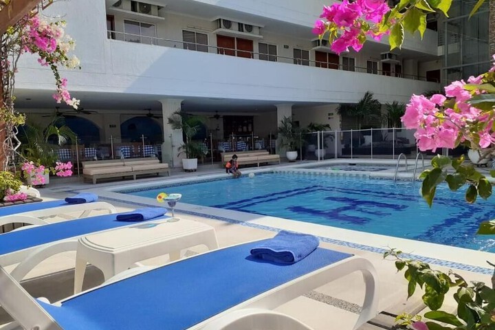 Pool Hotel