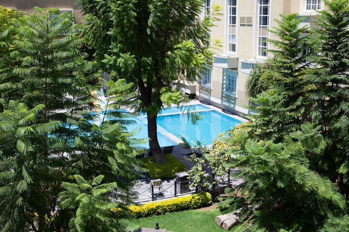 Hotel Pool