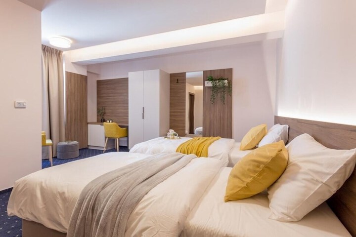 Room 6 of 21