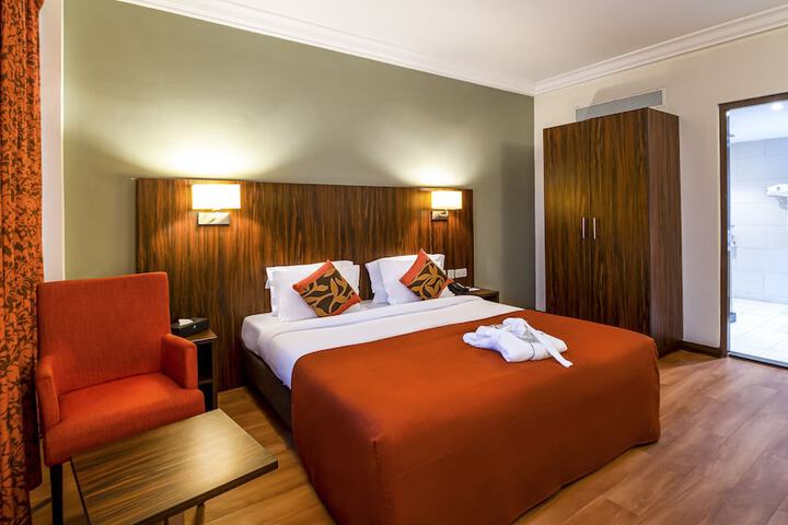 Room 4 of 78