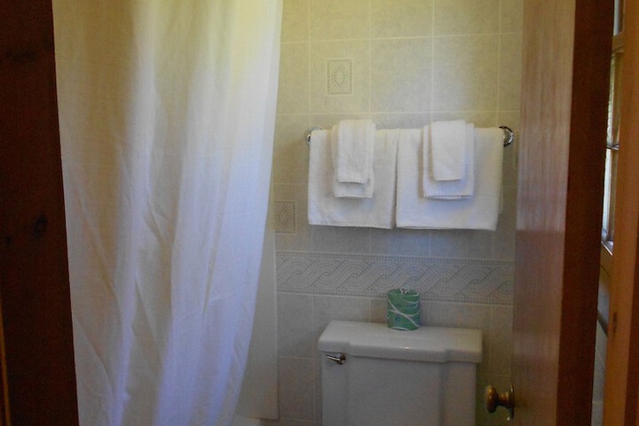 1 Queen Bed (2 of 15)