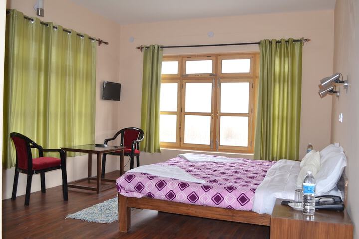 Room 3 of 39