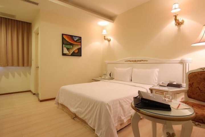 Room 15 of 39