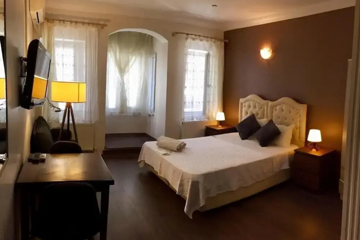 Room 2 of 17