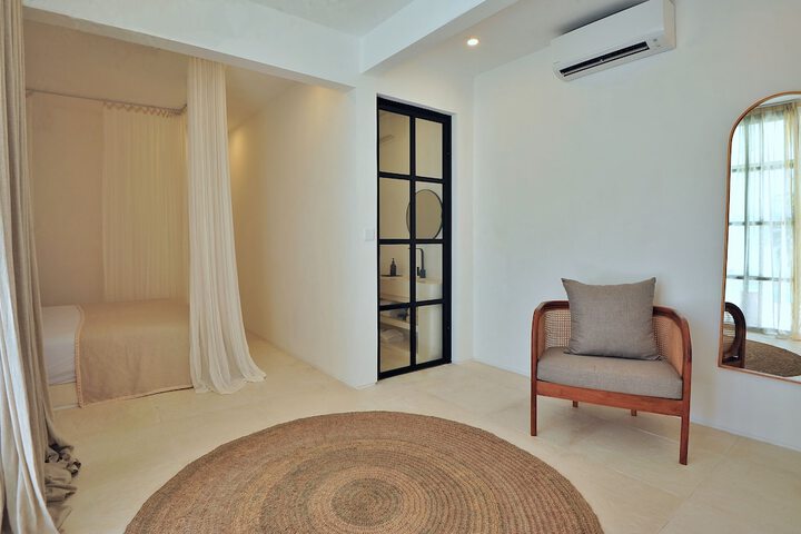 Room 15 of 37