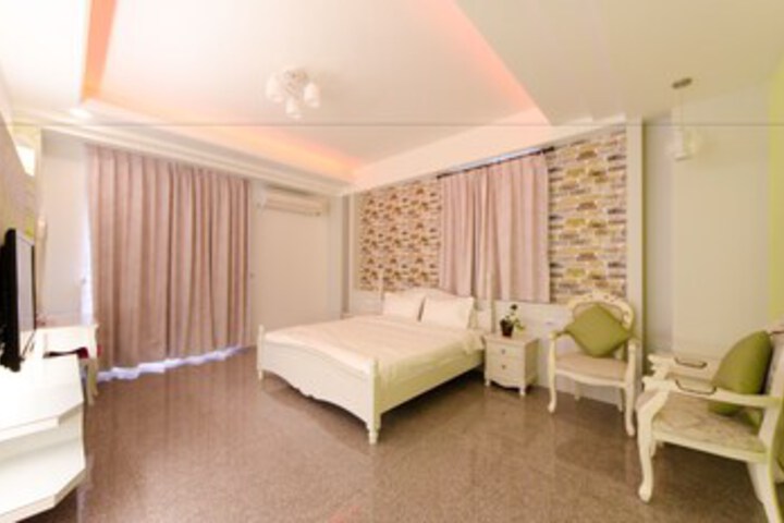 Room 13 of 29