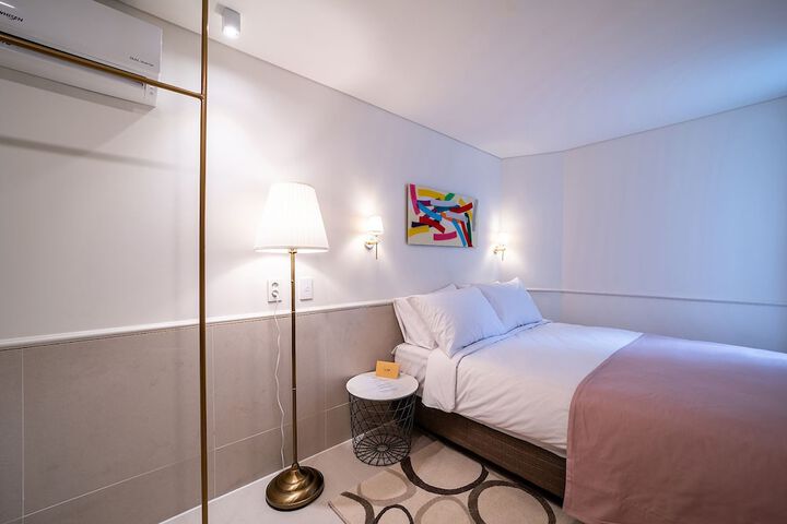 Room 5 of 96