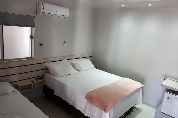 Room 2 of 7