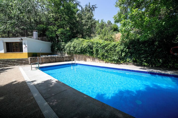 Pool 39 of 104